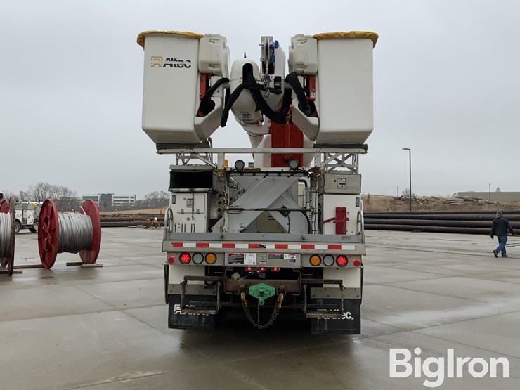 2014-freightliner-m2-106-image-14