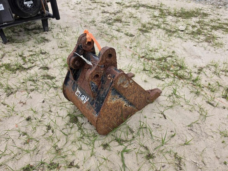 109---new-12"-jcb-bucket-image-3