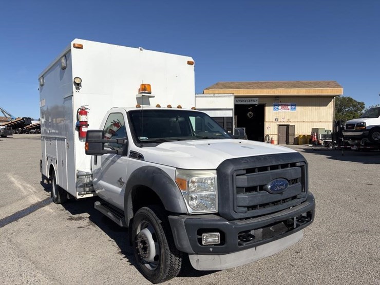 2012-ford-f550-xlt-image-2
