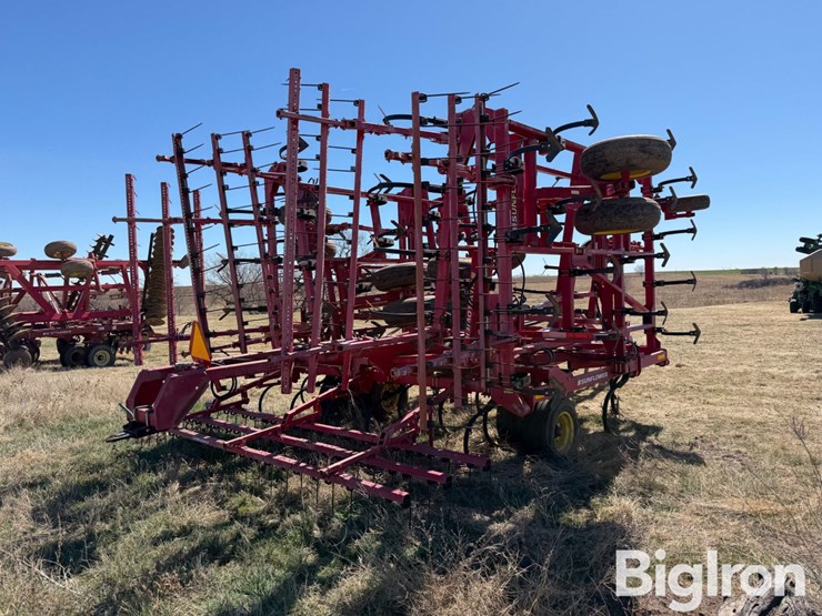 2012-sunflower-5055-field-cultivator-image-5