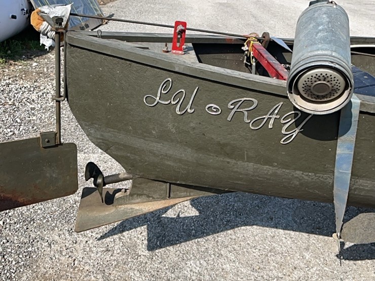 rare-super-nice-wood-reelfoot-lake-calhouns--stump-jumper-boat-with-original-seats-with-trailer-image-9