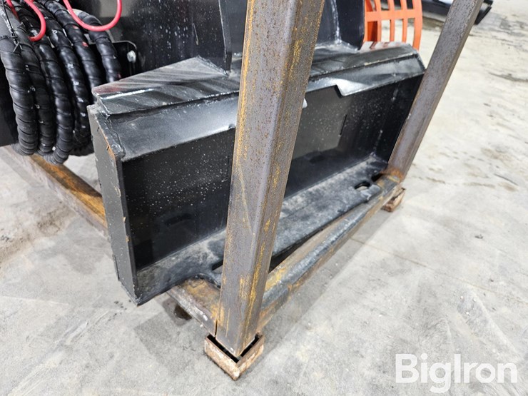 2025-massey-ferguson-730-image-10