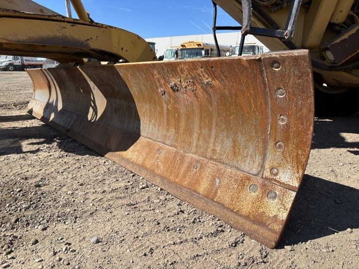 2006-caterpillar-143h-image-10