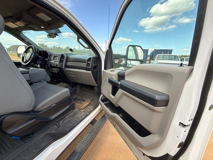 2019-ford-f250-xl-image-9