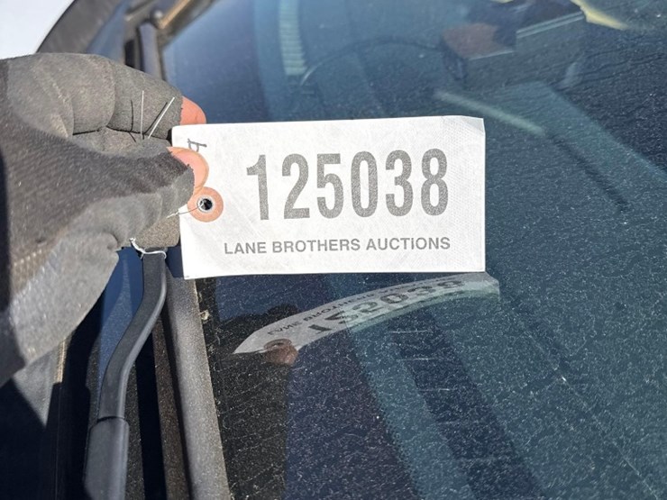 2020-ford-explorer-image-19