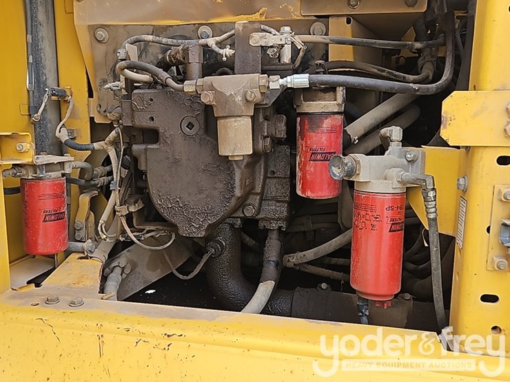 2016-komatsu-pc210-lc-11-image-51