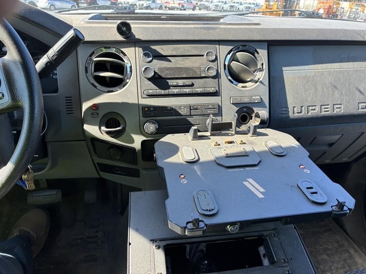 2011-ford-f550-image-15