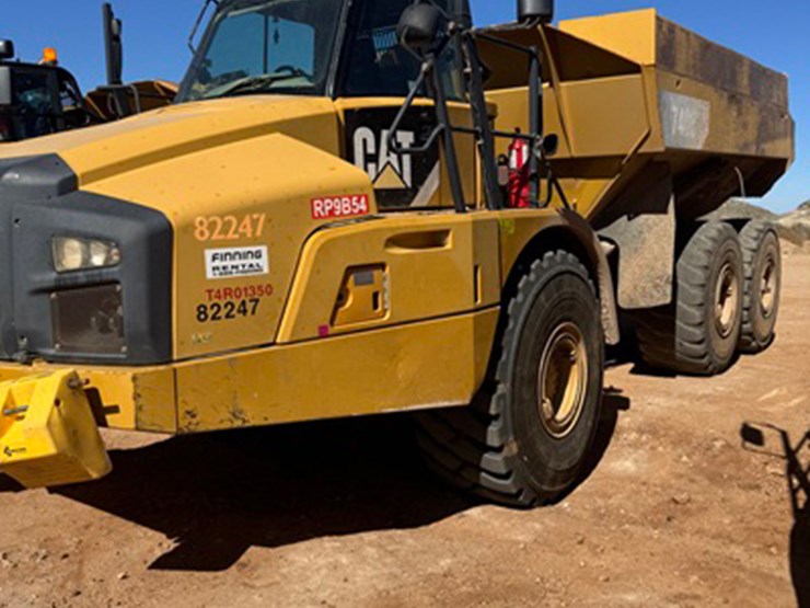 2012-caterpillar-740b-image-3