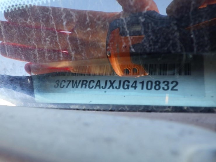 2018-dodge-3500-image-15