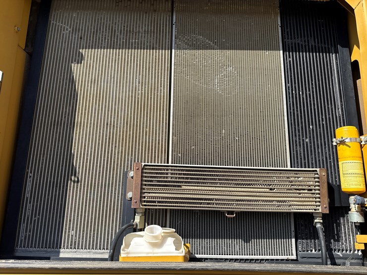 2011-caterpillar-336e-image-65