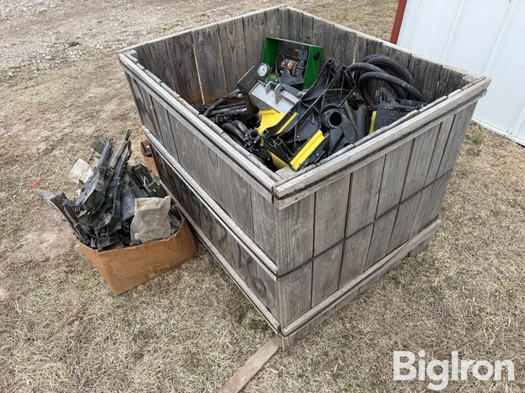 john-deere-seedtubes-w/sensor-&-mini-hoppers-image-1