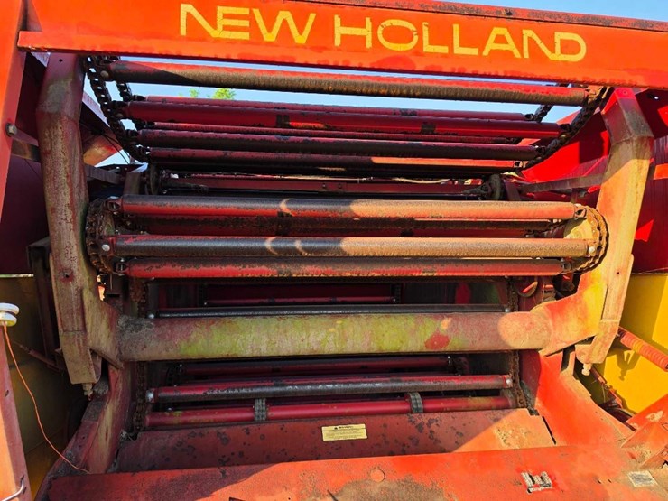 new-holland-855-image-5