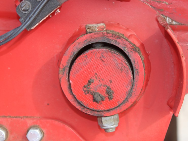 #1064-•-2009-morris-mfg-pro-ag-auto-align-bale-runner-16k-image-37