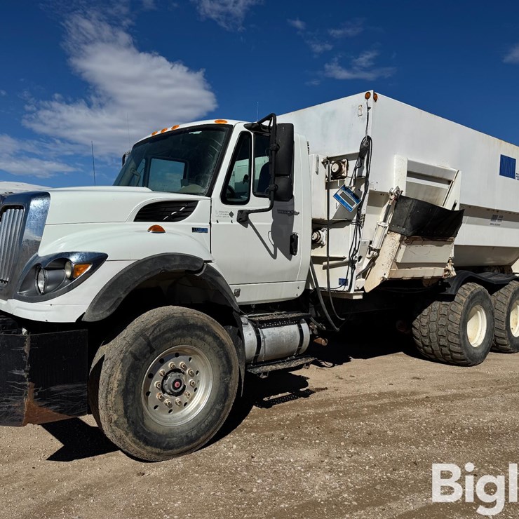 2013 INTERNATIONAL 7400