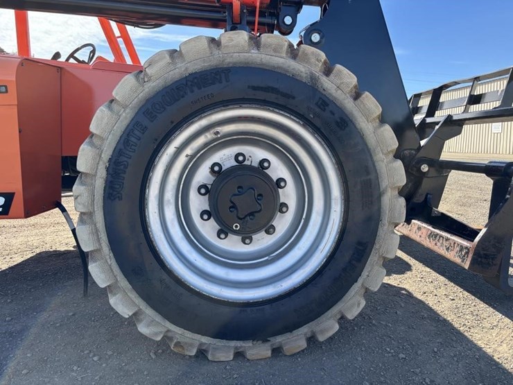 2016-jlg-8042-image-18