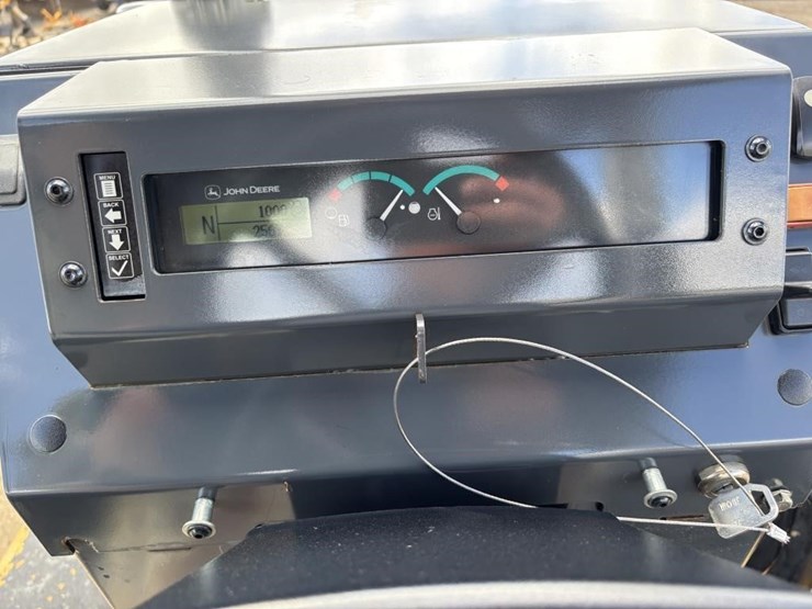 2018-deere-210lep-image-32