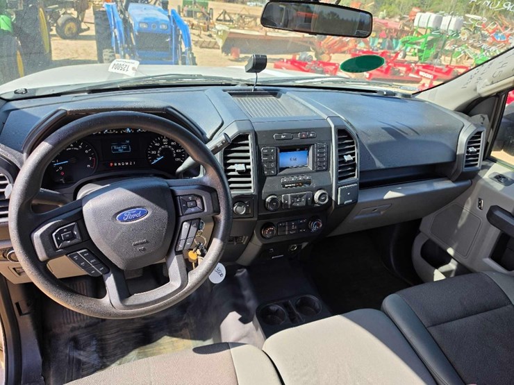 2019-ford-f150-xl-image-11