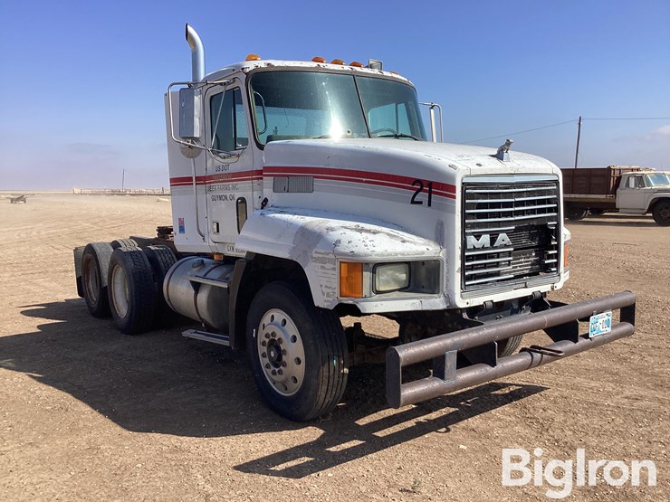 1990-mack-ch613-image-3