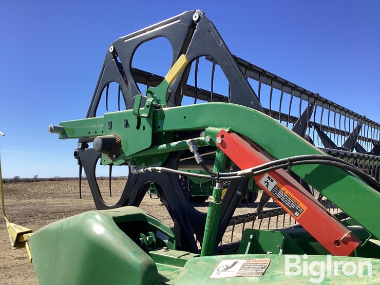 2022-john-deere-625f-image-11