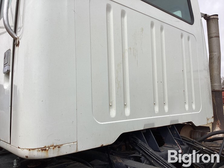 1997-international-2554-image-19