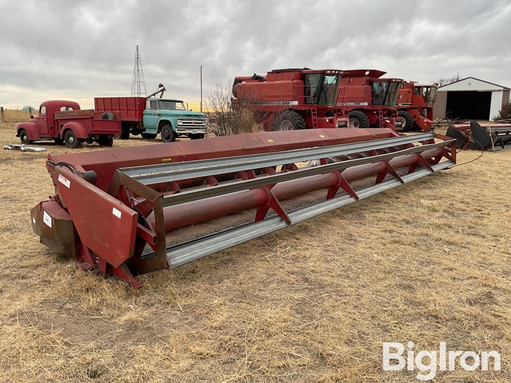 international-810-image-3