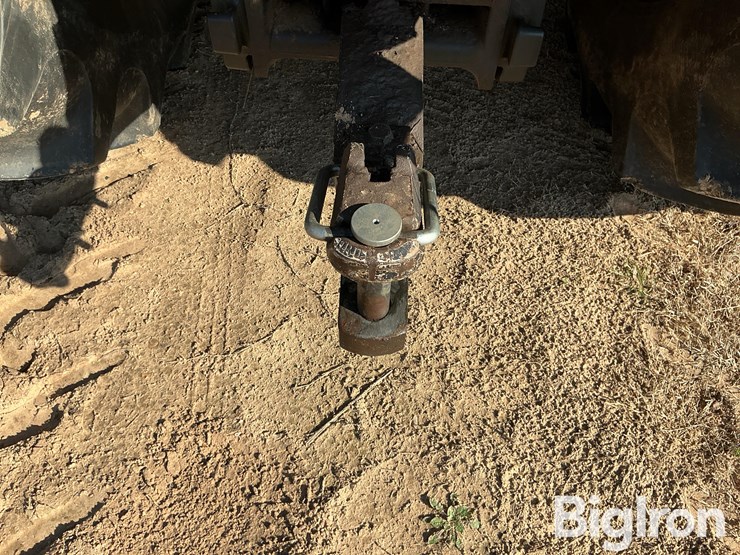 new-holland-t8040-image-17