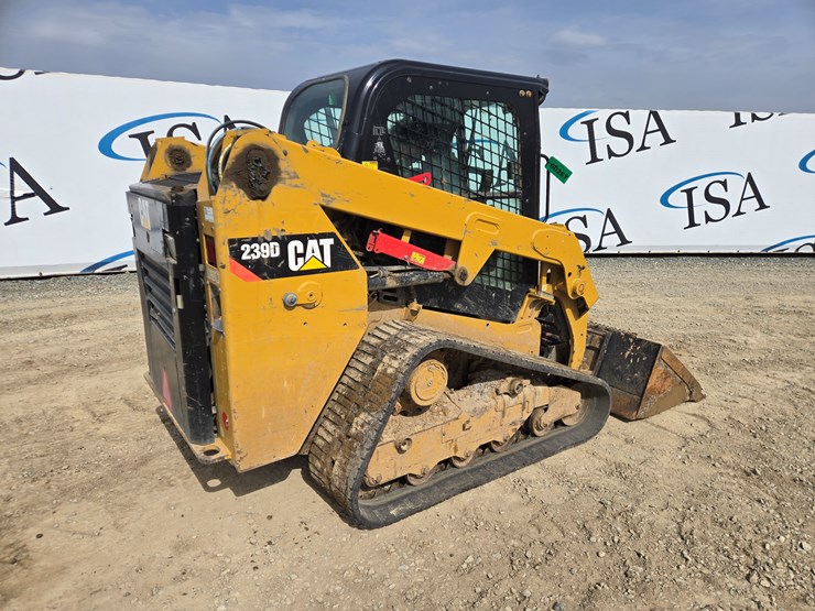 2019-caterpillar-239d-image-5