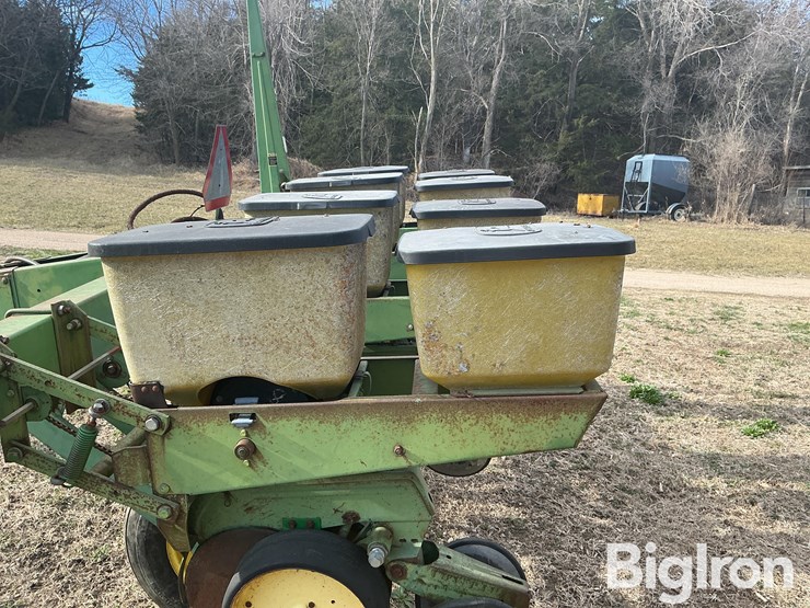 john-deere-7000-image-10