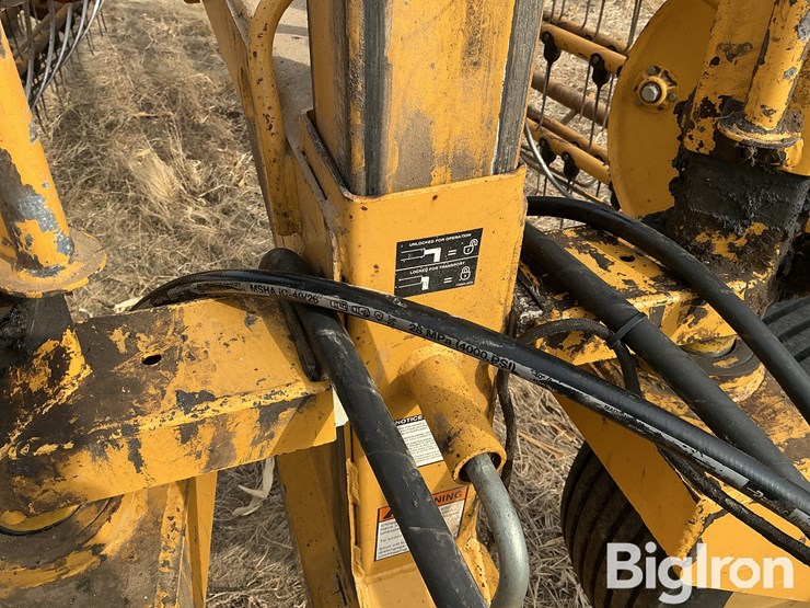 2001-vermeer-r24a-image-13