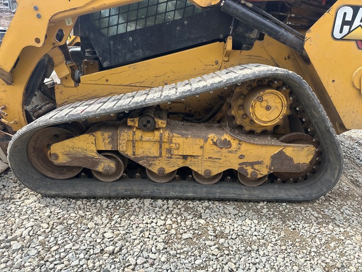 2019-caterpillar-259d3-image-52
