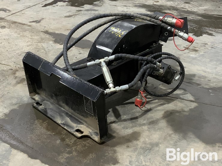 2025-massey-ferguson-730-image-5