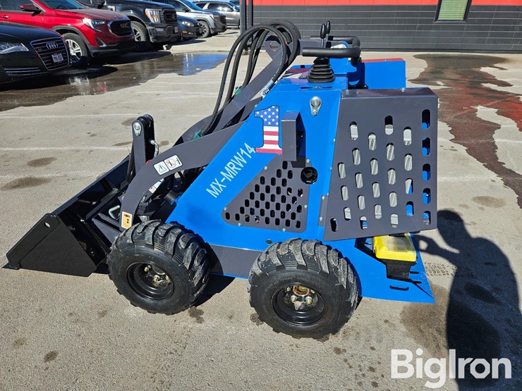 2025-massey-ferguson-730-image-8