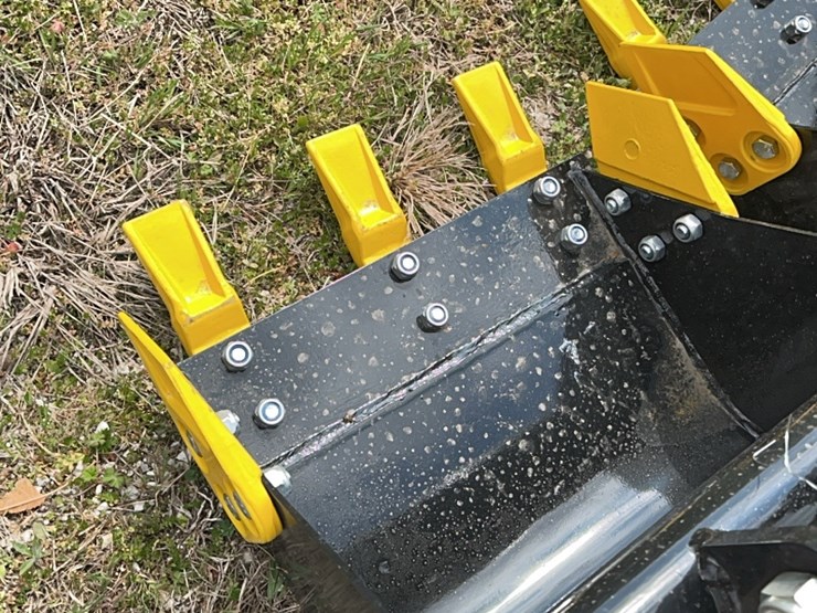 mini-excavator-bucket-15”-image-4