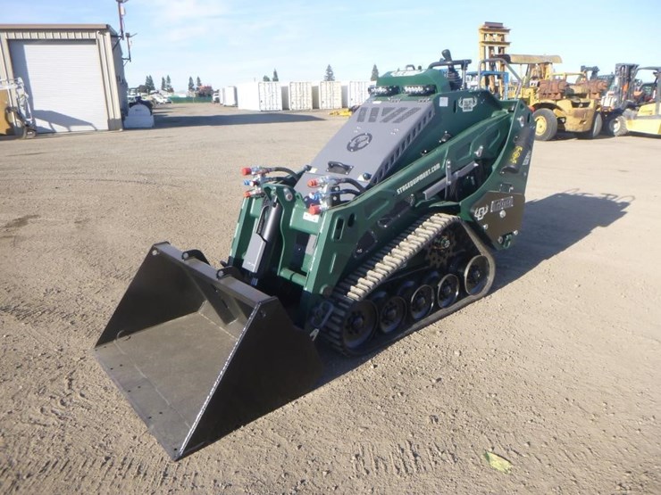 2026-kubota-d1703-image-1