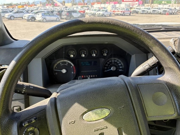 2012-ford-f550-xlt-image-15
