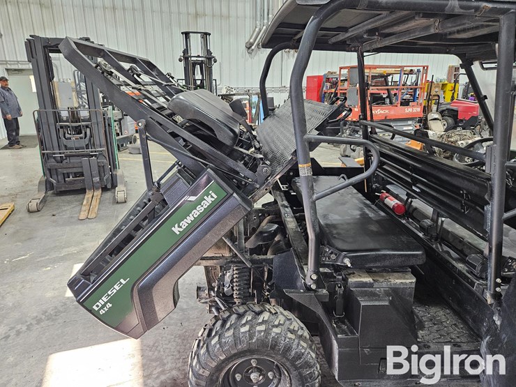 2022-massey-ferguson-730-image-12