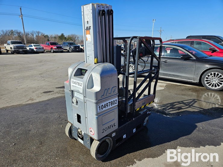 2016-jlg-20mvl-image-5