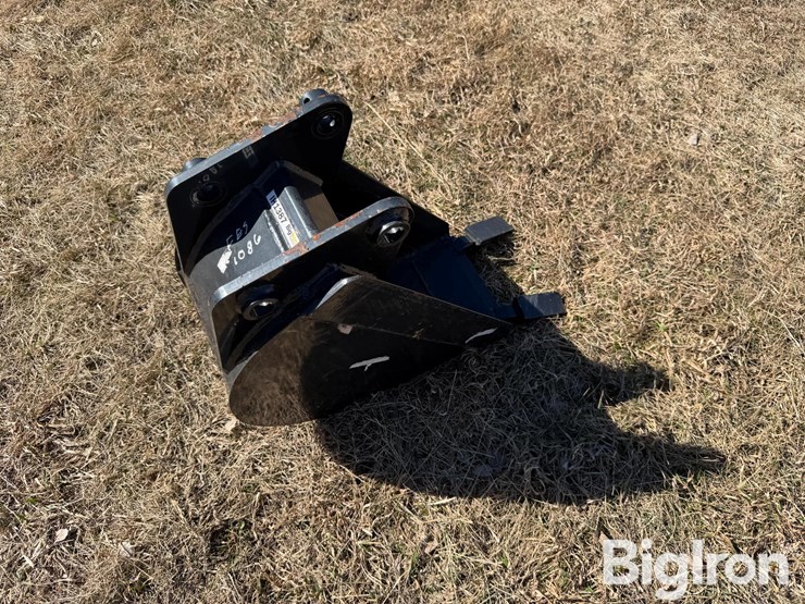 9"-mini-excavator-bucket-image-5