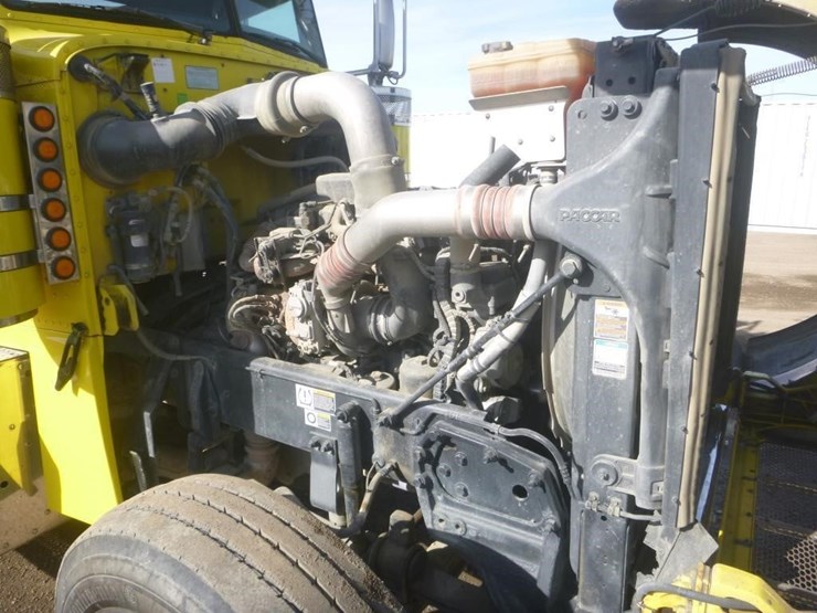 2014-peterbilt-388-image-23