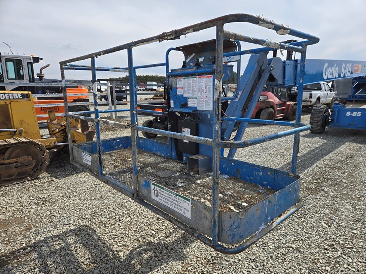 2007-genie-s85-image-10