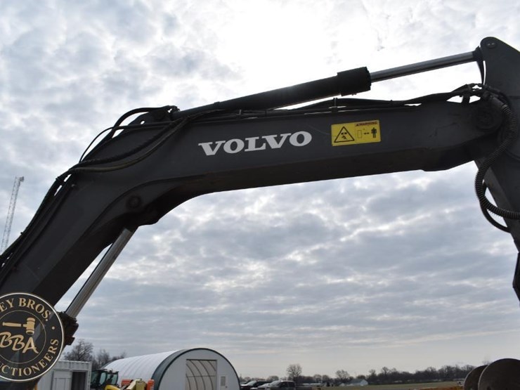 2019-volvo-ecr88d-image-23