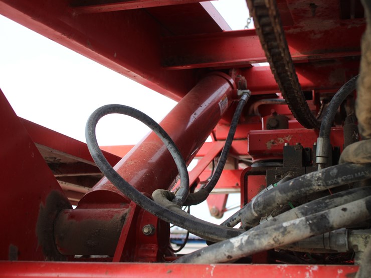 #1064-•-2009-morris-mfg-pro-ag-auto-align-bale-runner-16k-image-43