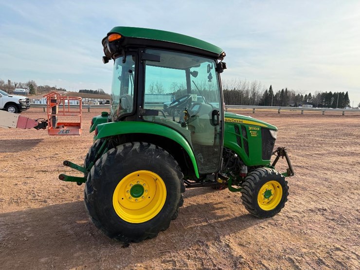 john-deere-3033r-image-4