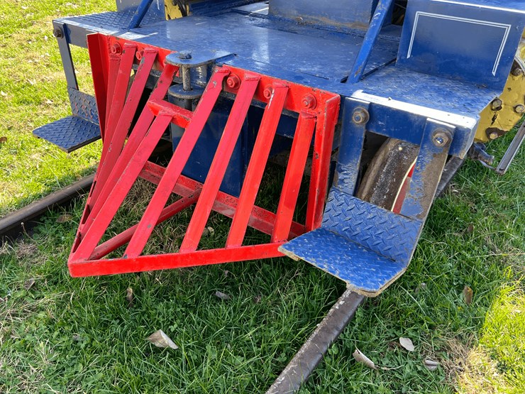 frick-steam-locomotive-with-track-image-23