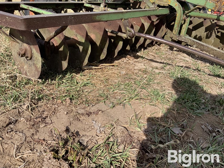 john-deere-12-image-13