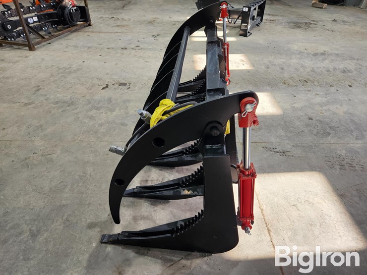 2025-massey-ferguson-730-image-8