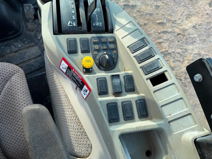 john-deere-3033r-image-40