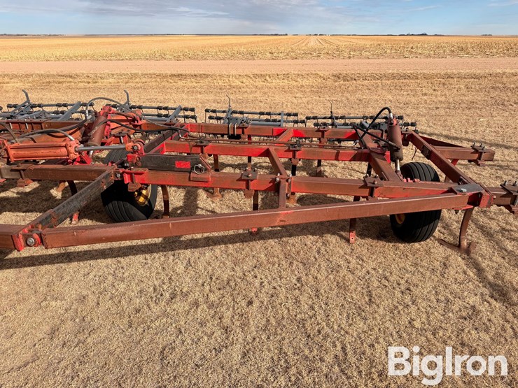 massey-ferguson-128-image-17