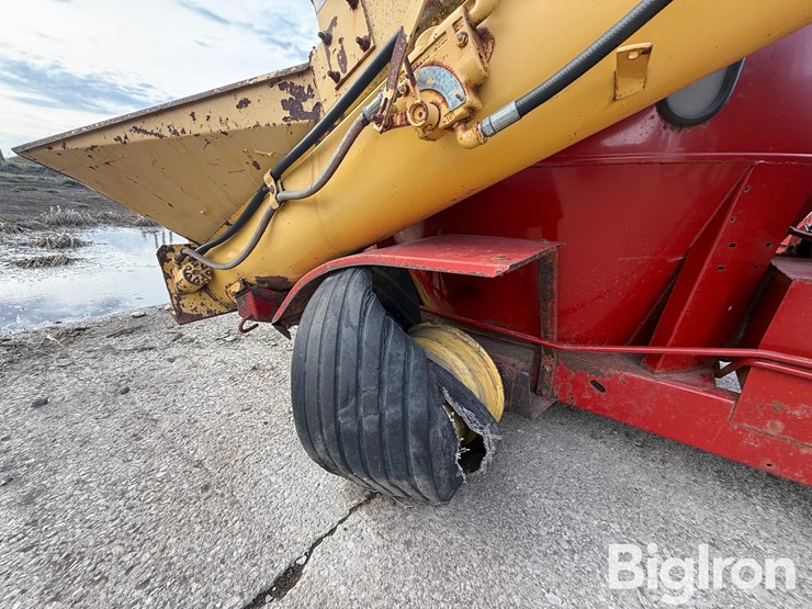 new-holland-358-image-20