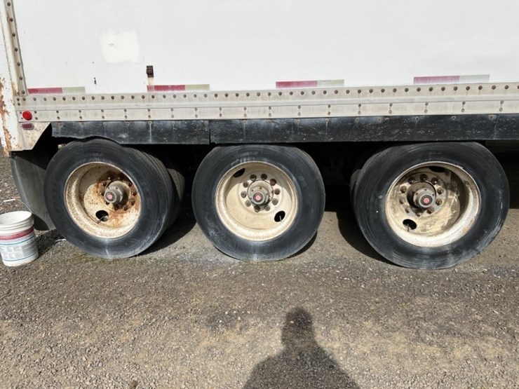 1984-alloy-tri-axle-dry-van-trailer-image-10